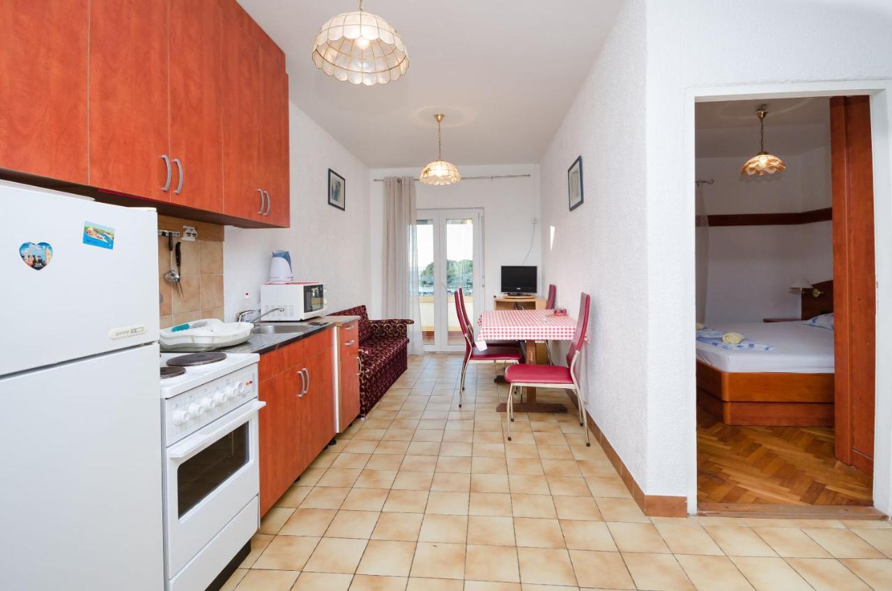 Apartments Zorka Kampor Екстериор снимка