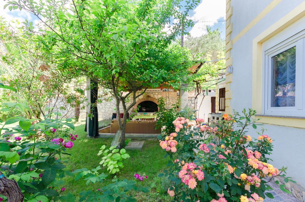 Apartments Zorka Kampor Екстериор снимка