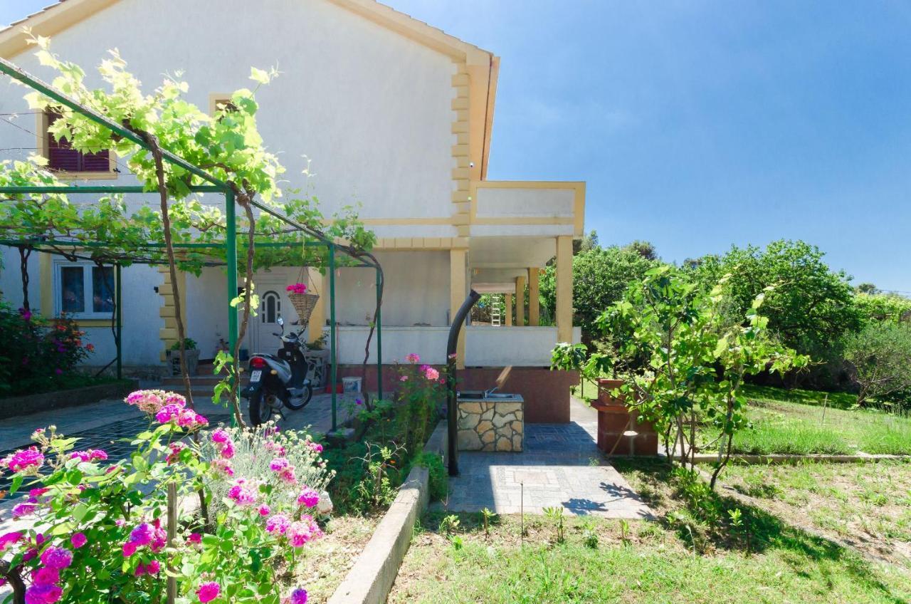 Apartments Zorka Kampor Екстериор снимка