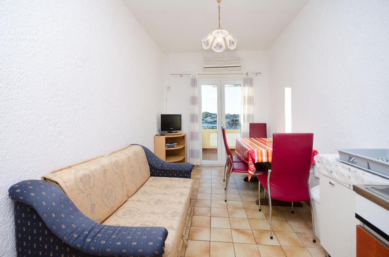 Apartments Zorka Kampor Екстериор снимка